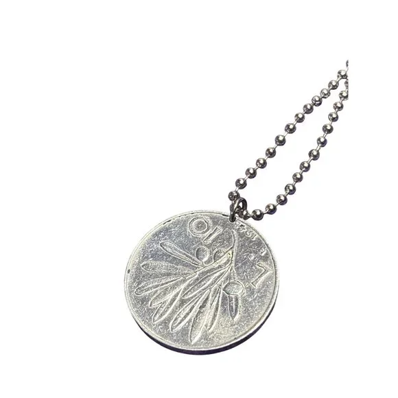 Pegasus Italian Coin Pendant Necklace 10 Lira Vintage Repubblica Italiana Lire - Picture 2 of 3